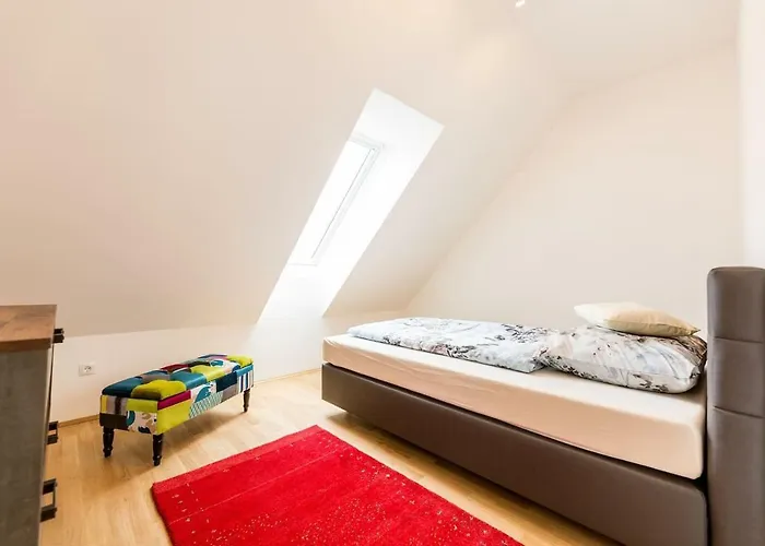 Grosse Dachgeschosswohnung Im Herzen Von Apartment Graz