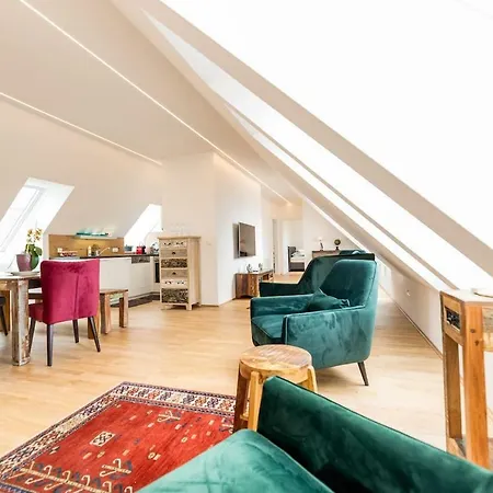 Apartment Große Dachgeschosswohnung Im Herzen Von *