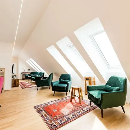 Große Dachgeschosswohnung Im Herzen Von Apartment Graz
