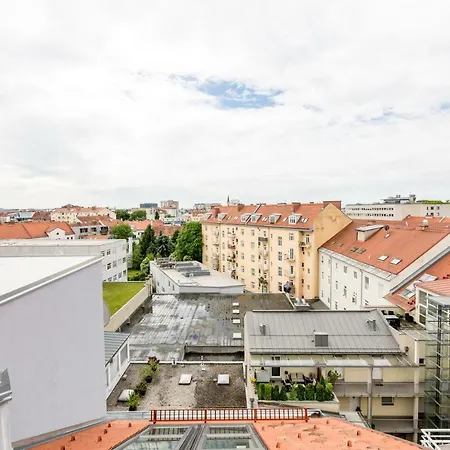 Große Dachgeschosswohnung Im Herzen Von Apartment