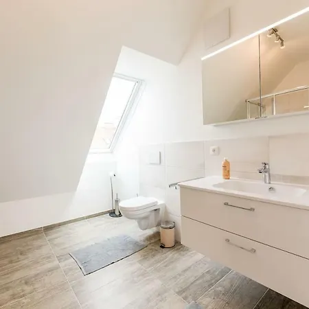 Große Dachgeschosswohnung Im Herzen Von Apartment