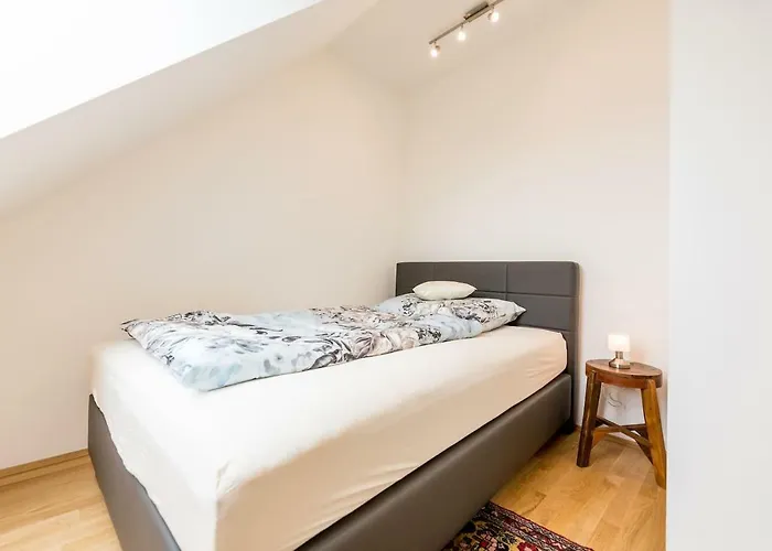 شقة Grosse Dachgeschosswohnung Im Herzen Von *