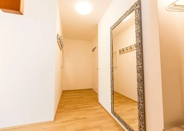 Grosse Dachgeschosswohnung Im Herzen Von * غراتس